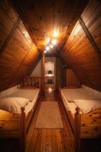 2 Schlafzimmer mit jeweils 2 Einzelbetten