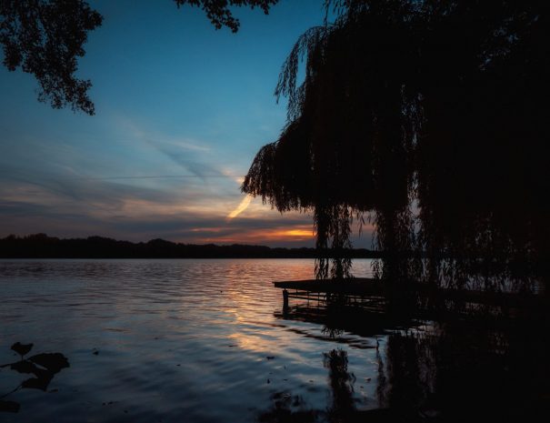 Steg in der Nacht
